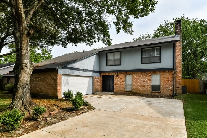 Primary Photo - 2111 Mustang Springs Dr