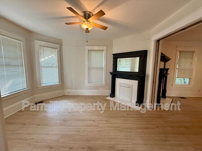 Foto del edificio - 611 W 44th St