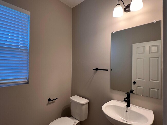 Foto del edificio - 6213 Boone Dr
