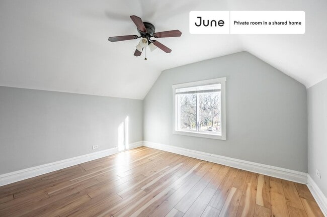Building Photo - Room in Shared 3 bed/2 bath home