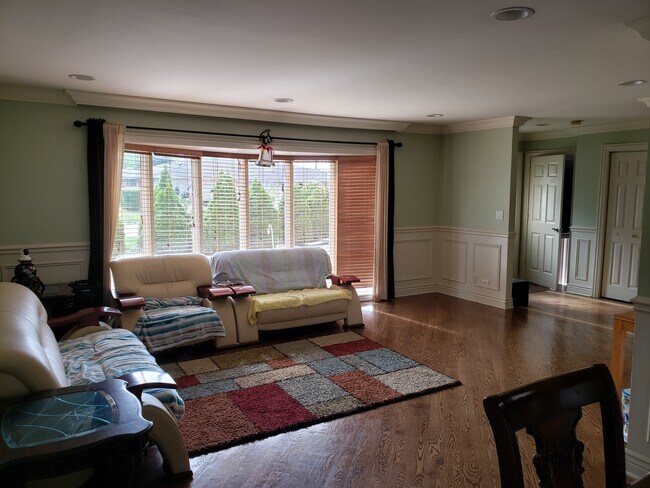 Foto del edificio - 9403 Clancy Dr