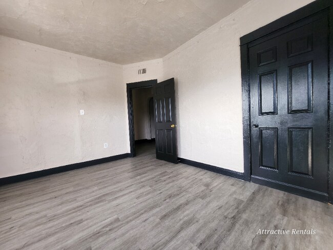 Foto del edificio - 5400 W Madison St