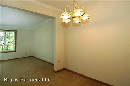 Building Photo - 2275 Eastwood Ave