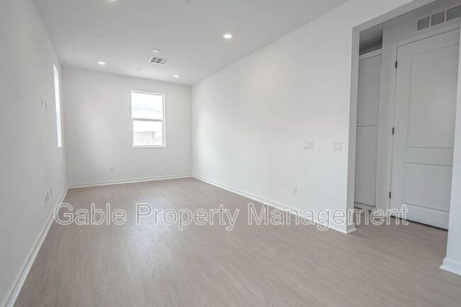Building Photo - 28818 1/2 Saddle Cir