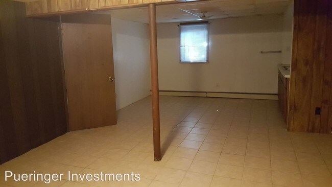 Building Photo - 3 br, 2 bath House - 1041 E. DIVISION