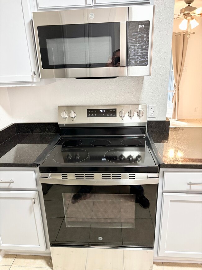 Building Photo - 126 Fulton Pl