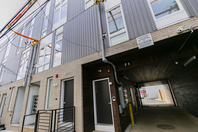 Building Photo - 1241 N 27th St