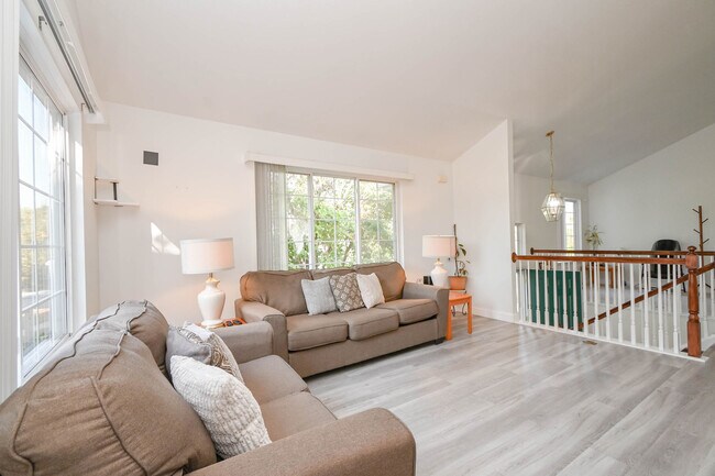 Foto del edificio - 714 S Rosehall Ln