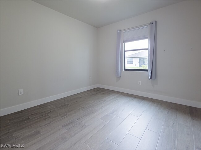 Foto del edificio - 6144 Higgins Ave