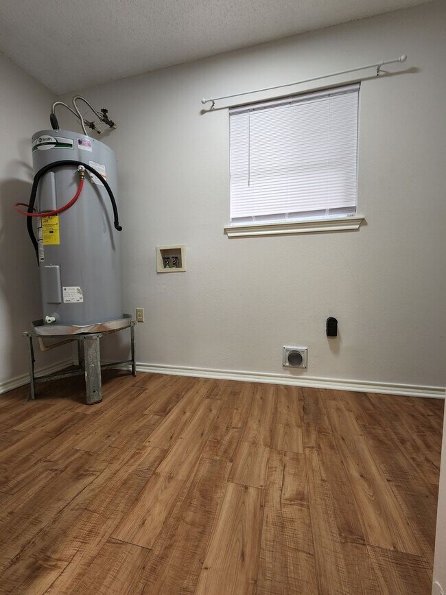 Foto del edificio - 3718 Bluff Oak St