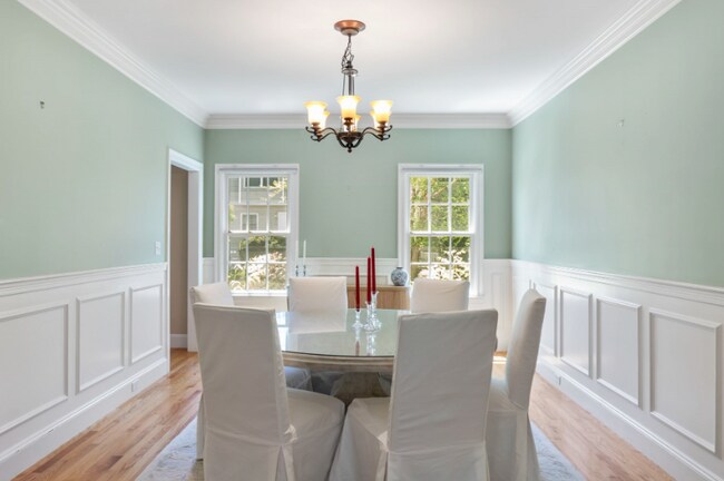Building Photo - 15 Edgemoor Cir