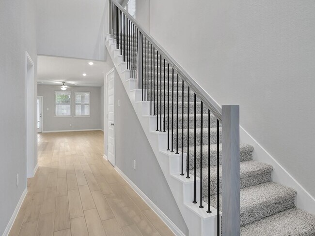 Building Photo - 18757 Timber Gln Dr