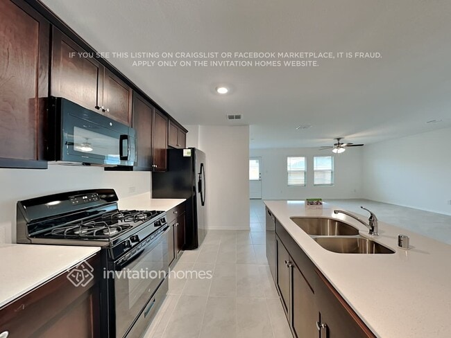 Building Photo - 320 Pueblo Bonito Trl