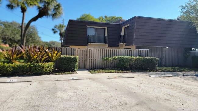 Photo - 117 1st Ct Townhome