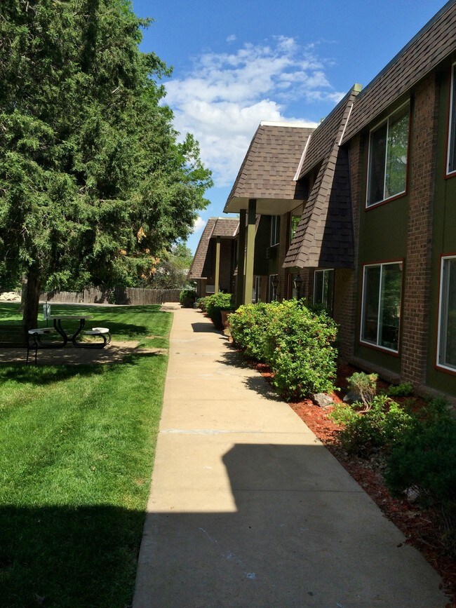 Silver Leaf Apartment Homes Apartments Lakewood, CO