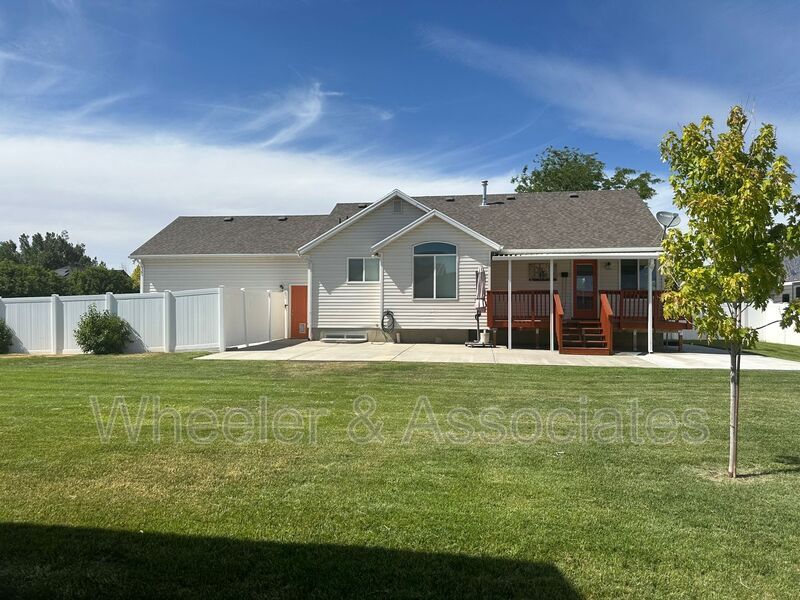 Primary Photo - 3041 W 3450 N