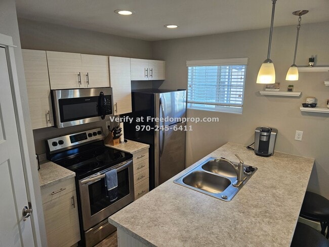 Building Photo - 1181 Main St