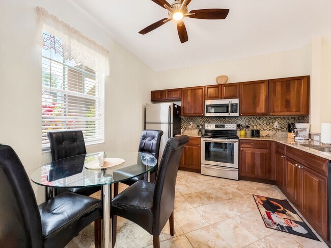 Foto del edificio - Beautifully furnished 2BR/2BA first-floor condo