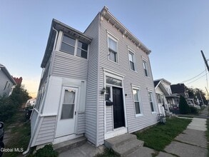 Building Photo - 577 6th Ave