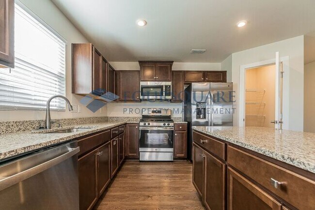 Foto del edificio - Ranch Home | Open Floor Plan | Attached Garage| Office