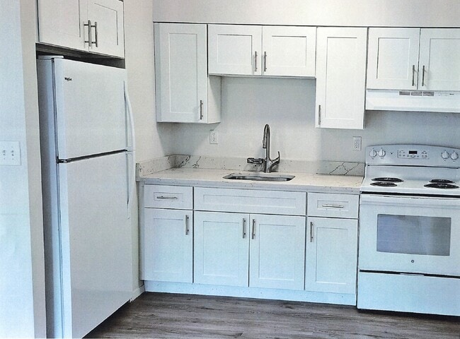 Building Photo - Fairway Manor Senior Rental Apartments 55+