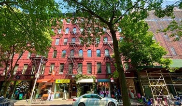 Building Photo - 246 Mott St
