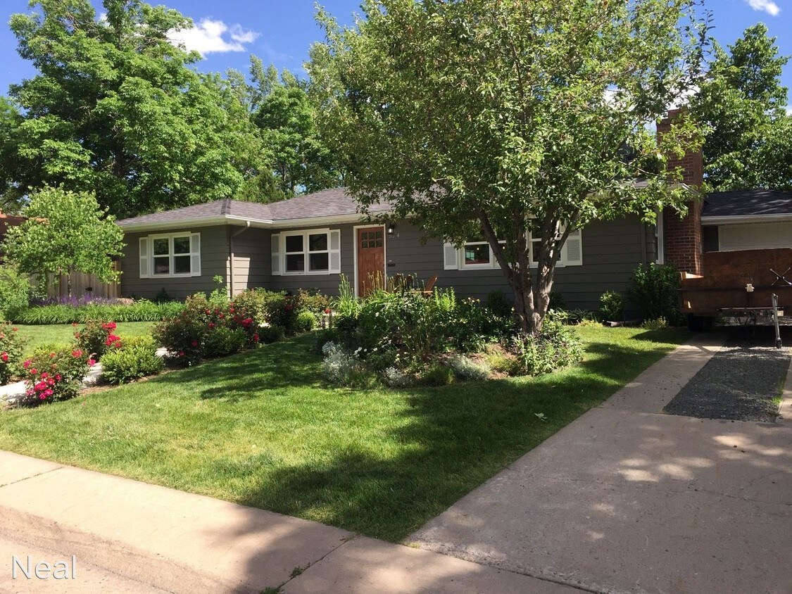 Primary Photo - 524 W Shepperd Ave