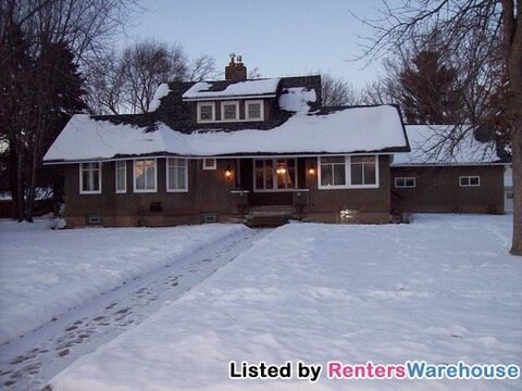 Primary Photo - 422 2nd Ave NW
