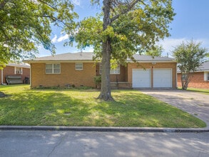 Building Photo - 4967 Princeton Dr
