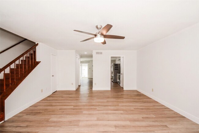 Building Photo - 8511 Ariel St