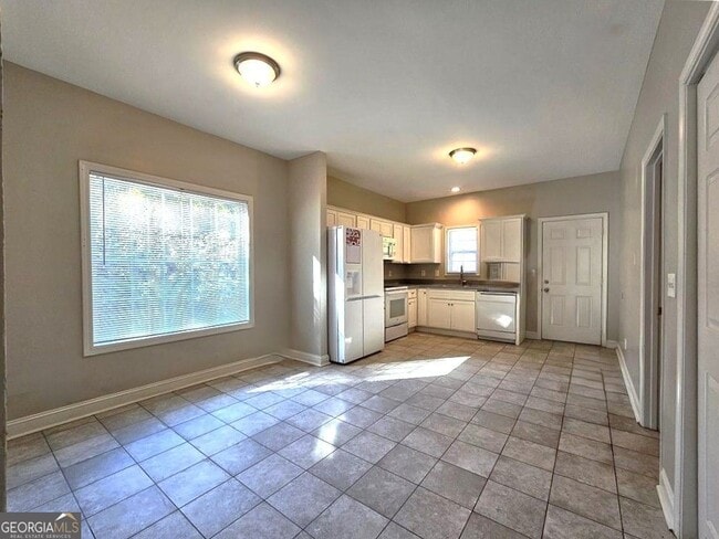 Foto del edificio - 718 N Evelyn Pl NW