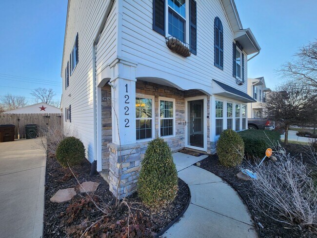 Foto del edificio - Beautiful 2-Story Home in Northmont School District