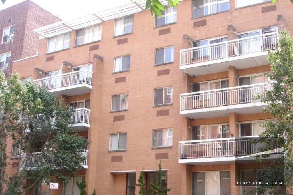 Foto del edificio - 11006 72nd Ave