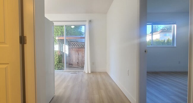 Building Photo - 1915 159A St