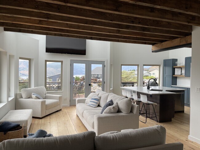 Foto del edificio - 308 Butte Rd