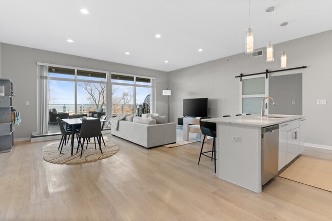 32 West - 32 West Apartments