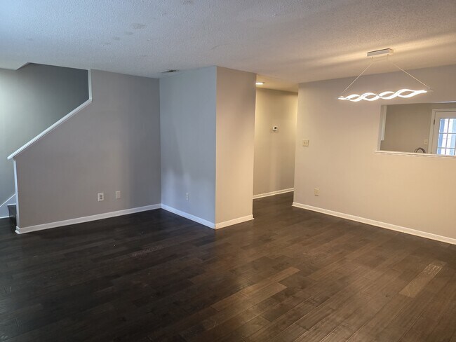 Foto del edificio - 348 Oakland Rd