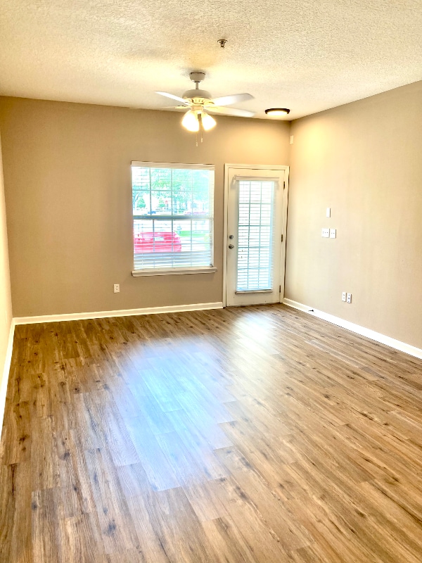 Foto del edificio - 2200 Marsh Hawk Ln
