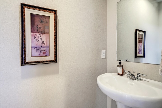 Foto del edificio - 3202 Tazanita Lp SE