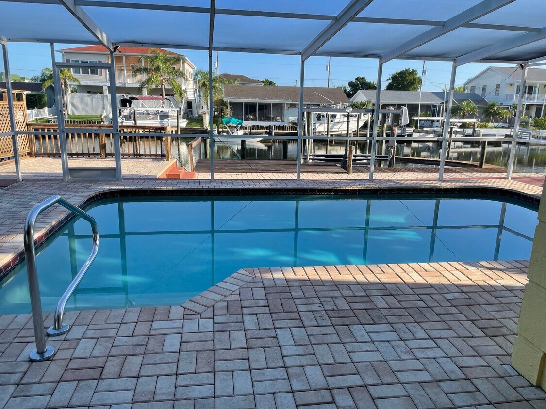 Pool/Lenai - 6519 Louise Ct