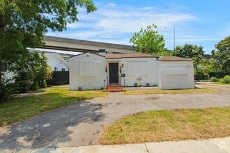 Building Photo - 736 NW 41st St