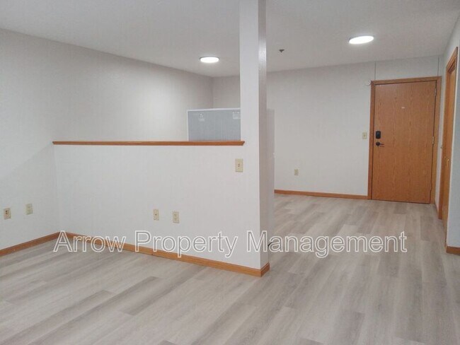 Foto del edificio - 150 Poppe Dr