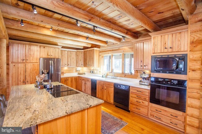 Building Photo - 2699 Winding Rd