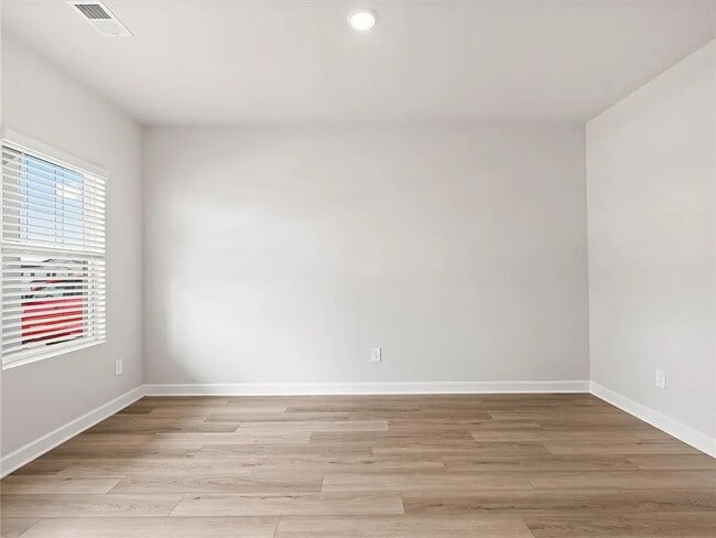 Building Photo - 511 Ward Wilson Trl