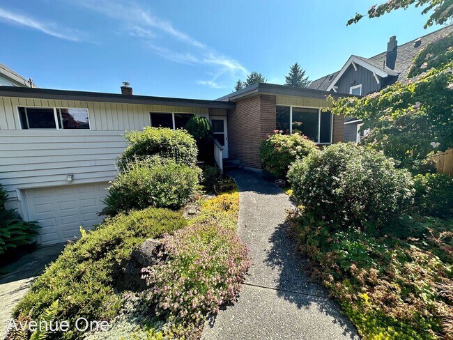 Foto del edificio - 3 br, 3 bath House - 3507 NE 43rd St