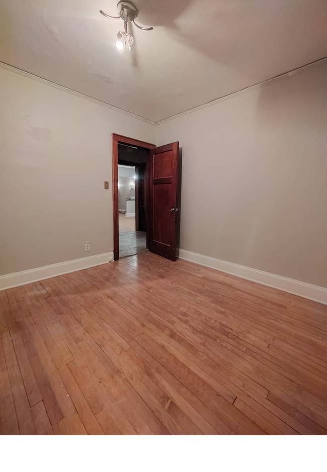 Foto del edificio - 2445 N 50th St