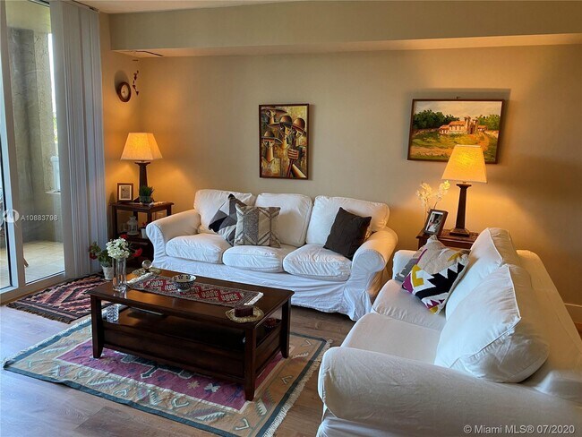 Building Photo - 19501 W Country Club Dr 402 Aventura Fl 33180