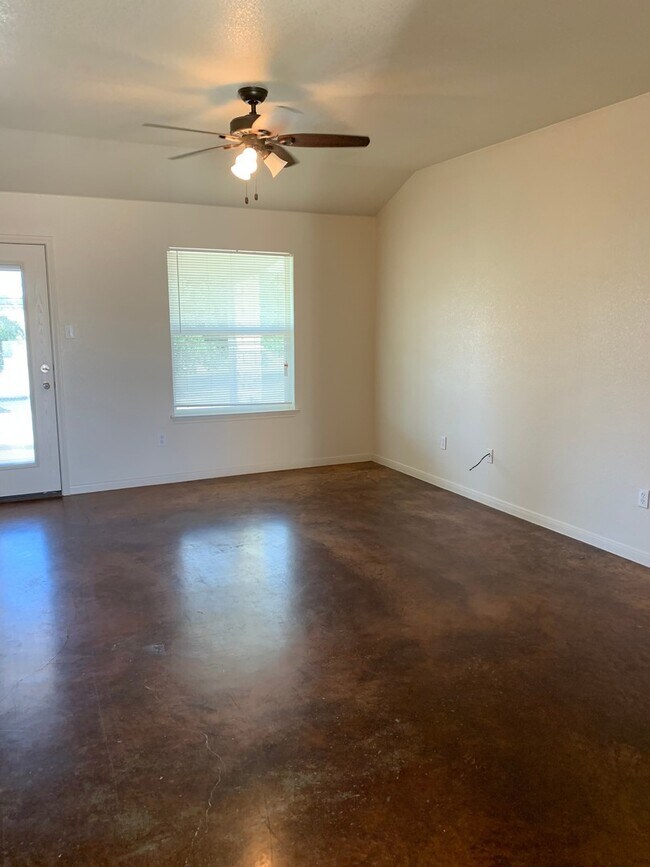 Foto del edificio - 4 Bdrm 2.25 Bath in Copperas Cove