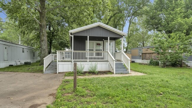 Building Photo - 2 bed/2 bath lovely mobile home! Schedule ...