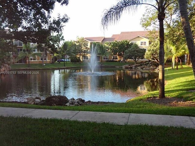 Foto del edificio - 8821 Wiles Rd